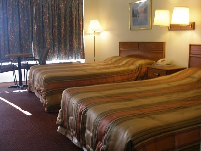 Scottish Inn Henderson Quarto foto