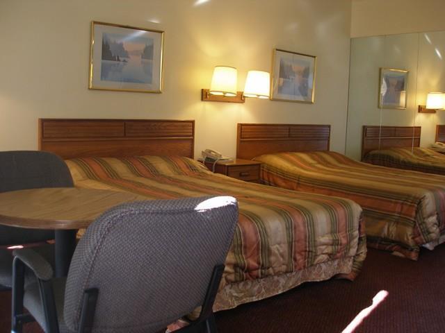 Scottish Inn Henderson Quarto foto